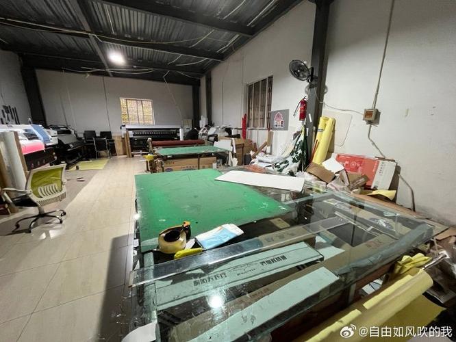从UV打印到卡布灯箱 广告加工厂的一站式图文智造升级